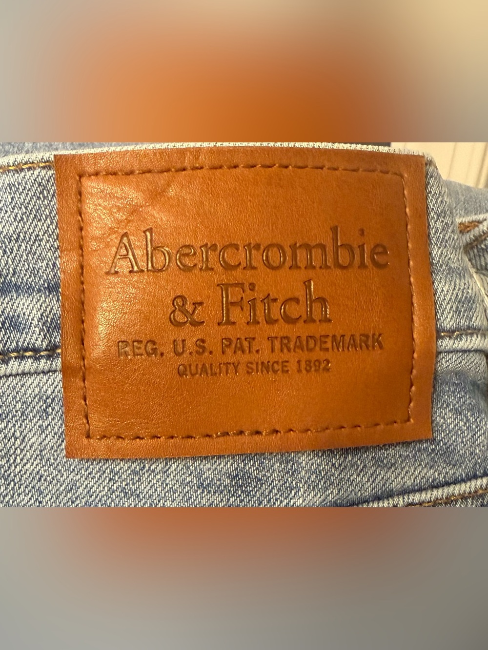 NWOT - Abercrombie & Fitch Skinny Distressed Jeans in Light Blue Wash - Picture 6 of 6
